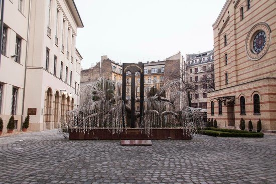 Raoul Wallenberg Statue